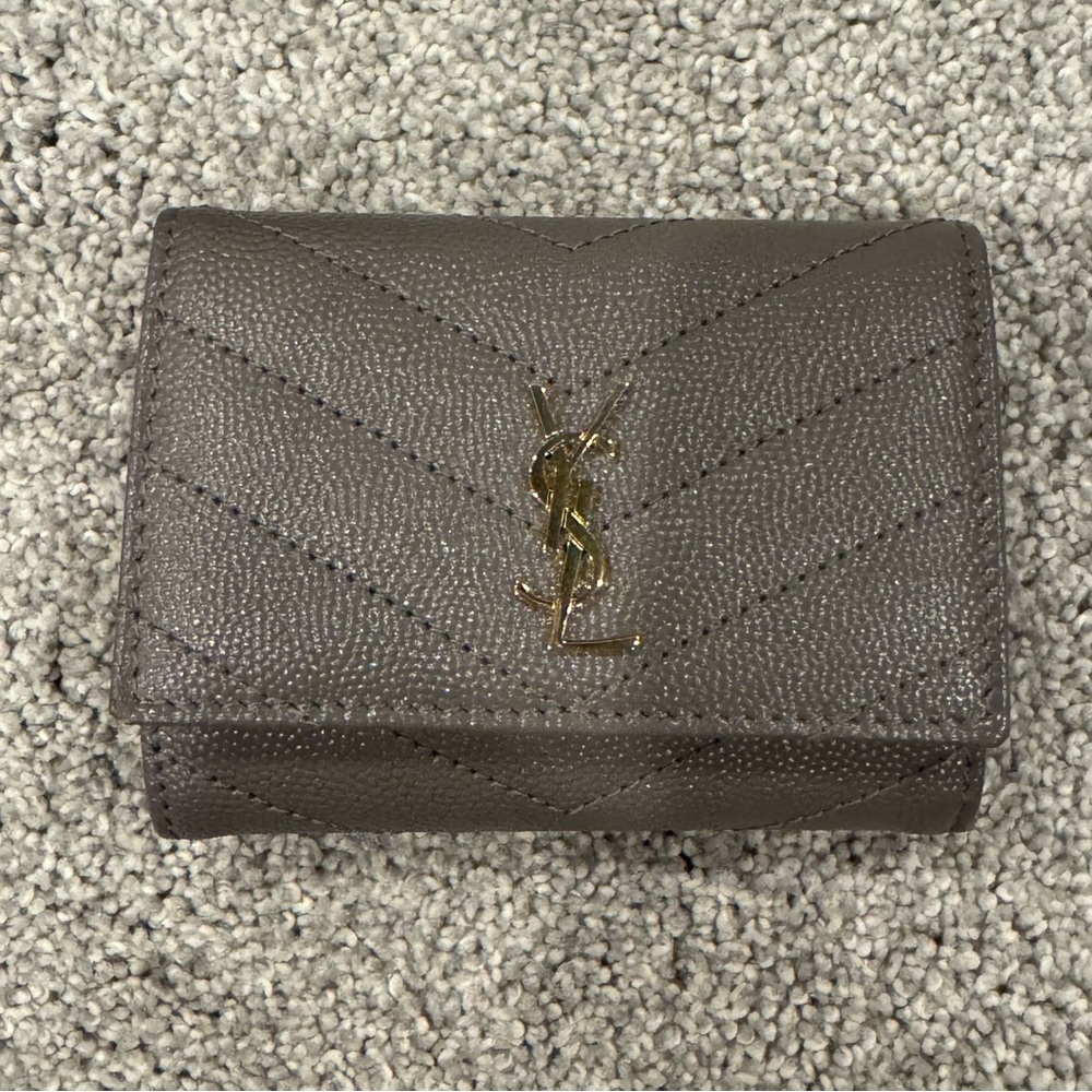 YSL Cassandra Key Case in Gray Grain de Poudre Leather NWB